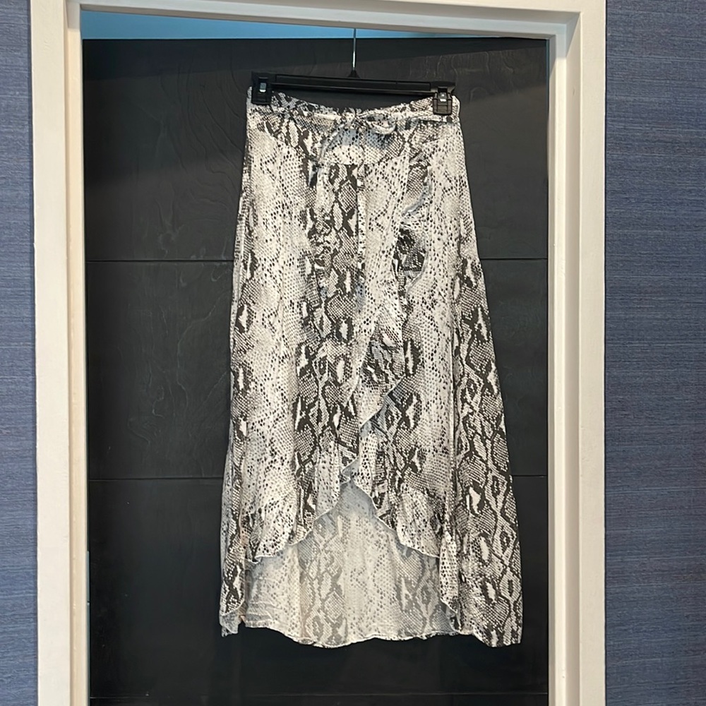 Grey and white snake skin flowy maxi skirt